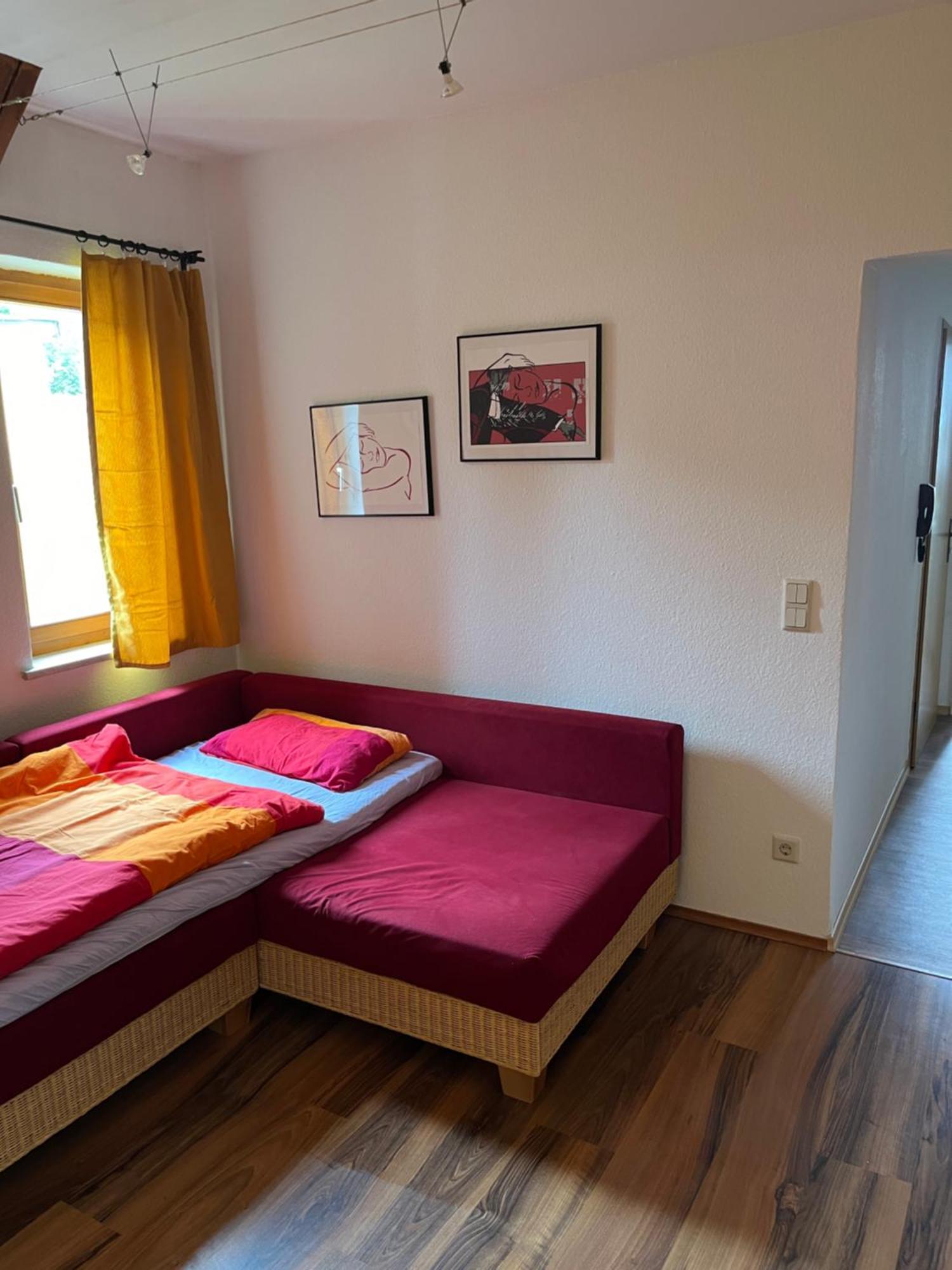 Kleine Bauernhof-wohnung Im Stadtbusbereich * Coburg